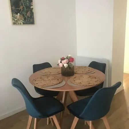 3 Bed Modern Flat Close To The * Nice