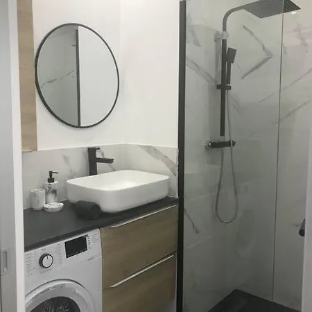 Apartament 3 Bed Modern Flat Close To The *